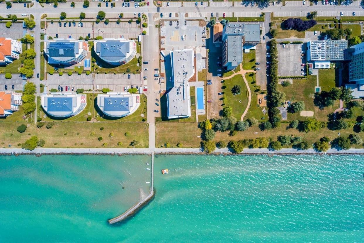 Myflat Coral Beach Apartment Шиофок Экстерьер фото