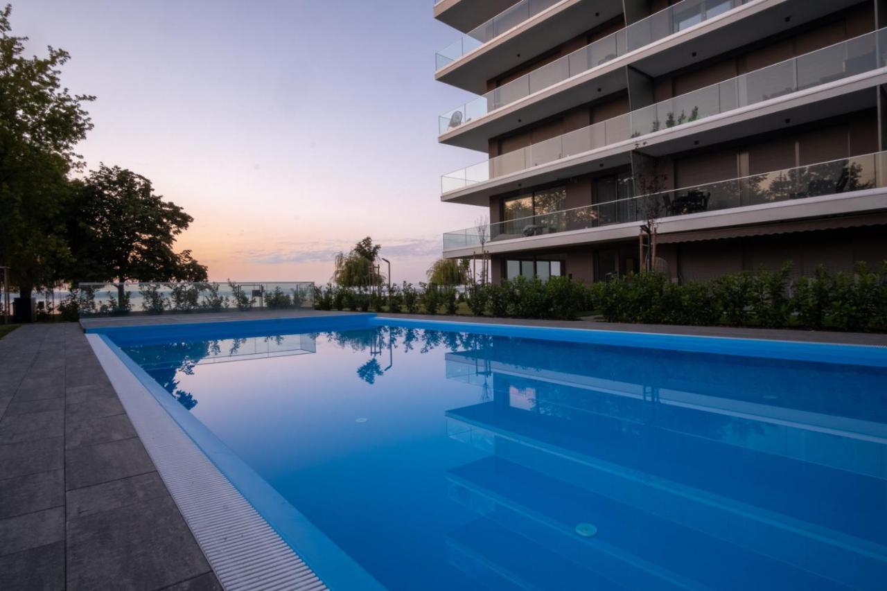 Myflat Coral Beach Apartment Шиофок Экстерьер фото